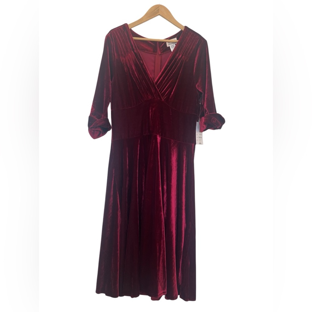 Unique Vintage Burgundy Red Velvet Delores Dress - Size 1X/16 - Picture 1 of 11